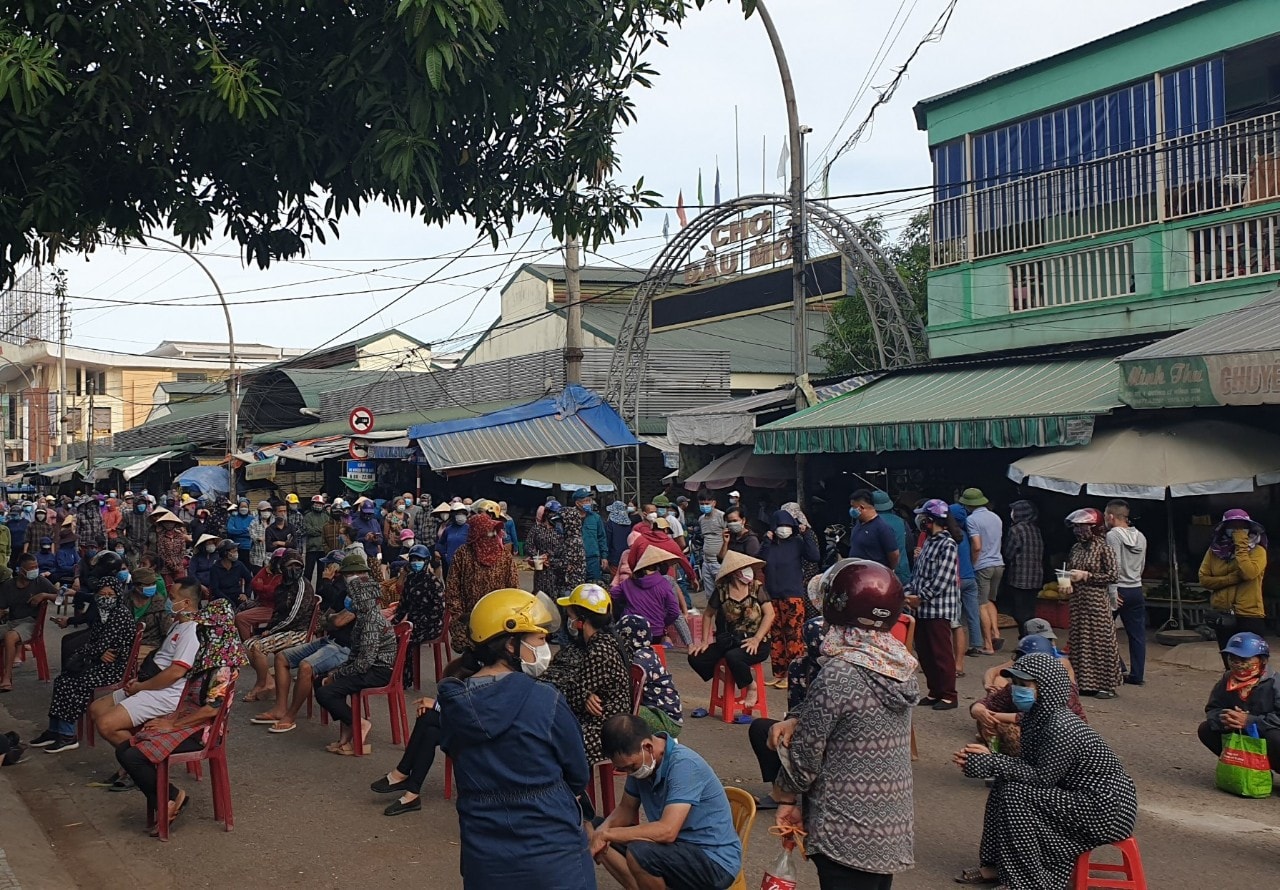 Đợt bùng phát dịch COVID-19 lần này liên quan đến chợ đầu mối lớn nhất Tp Vinh sẽ phức tạp, nguy hiểm hơn hồi giữa tháng 6/2021