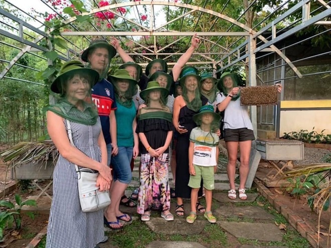 Du khách đến tham quan và trải nghiệm.