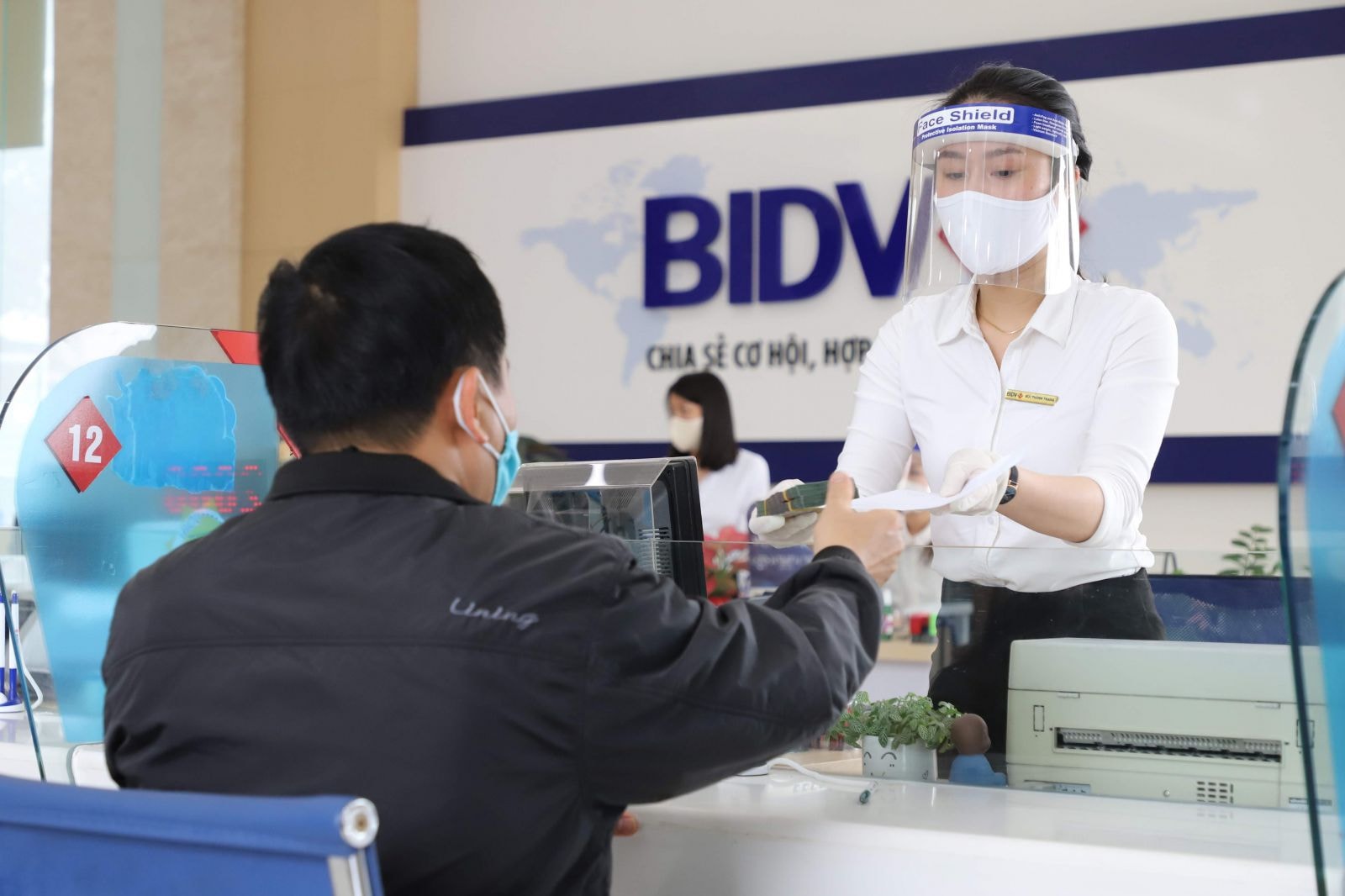 BIDV là ngân hàng đầu tiên trong nhóm BIg 4 đưa mặt bằng lãi suất cho vay về 4%