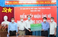 Vietcombank tài trợ 5 tỷ đồng hỗ trợ Bình Dương phòng, chống dịch COVID-19