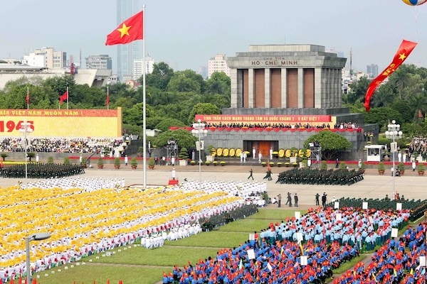 Nhìn lại chặng đường 76 năm qua, phát huy các bài học của Cách mạng tháng Tám và tinh thần Quốc khánh 2/9 “bất diệt”. Toàn Đảng, toàn dân, toàn quân ta đã giành chiến thắng vĩ đại trong các cuộc đấu tranh giải phóng dân tộc, thống nhất đất nước, bảo vệ Tổ quốc, làm tròn nghĩa vụ quốc tế; đưa sự nghiệp cách mạng Việt Nam đạt được những thành tựu to lớn, có ý nghĩa lịch sử trong công cuộc đổi mới, đưa đất nước đi lên chủ nghĩa xã hội, đồng thời nâng cao vị thế Việt Nam đứng vững trên trường quốc tế.
