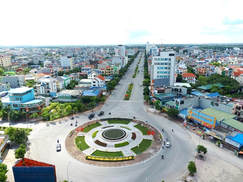 Nhìn từ trên cao đại lộ Đông A, nơi cửa ngõ của các tỉnh như Ninh Bình, Thái Bình, Hưng Yên, Hà Nam vào Nam Định giống như một pháo đài sẵn sàng nghênh chiến