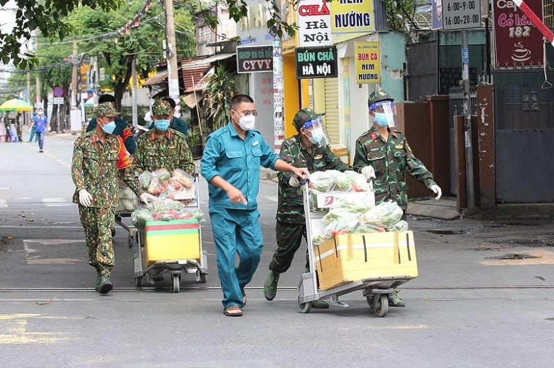 Bộ đội cùng lực lượng chức năng 