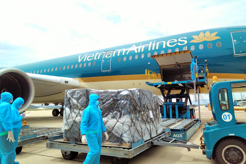 Vietnam Airlines đã chuyên chở hơn 573.000 bộ kit xét nghiệm của Đức gửi tặng Việt Nam với giá trị tương ứng gần 1,7 triệu euro