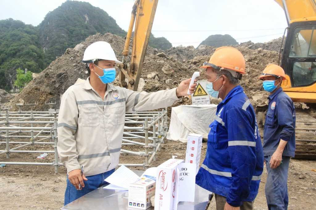 Việc tìm giải pháp để các công trường được thi công trở lại là rất cần thiết