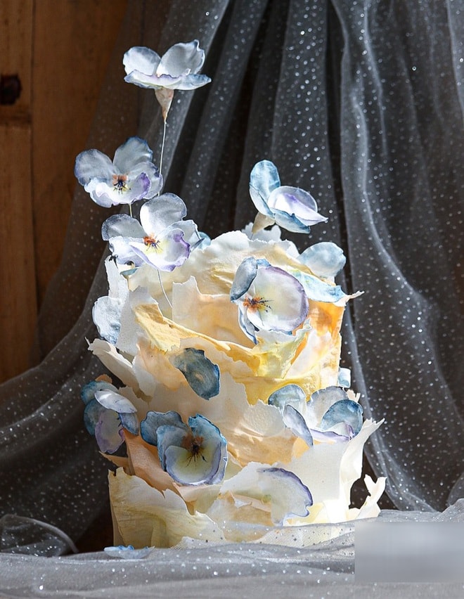 Ngoài bán bánh, chị Thủy còn mở lớp dạy làm bánh, đào tạo học viên.