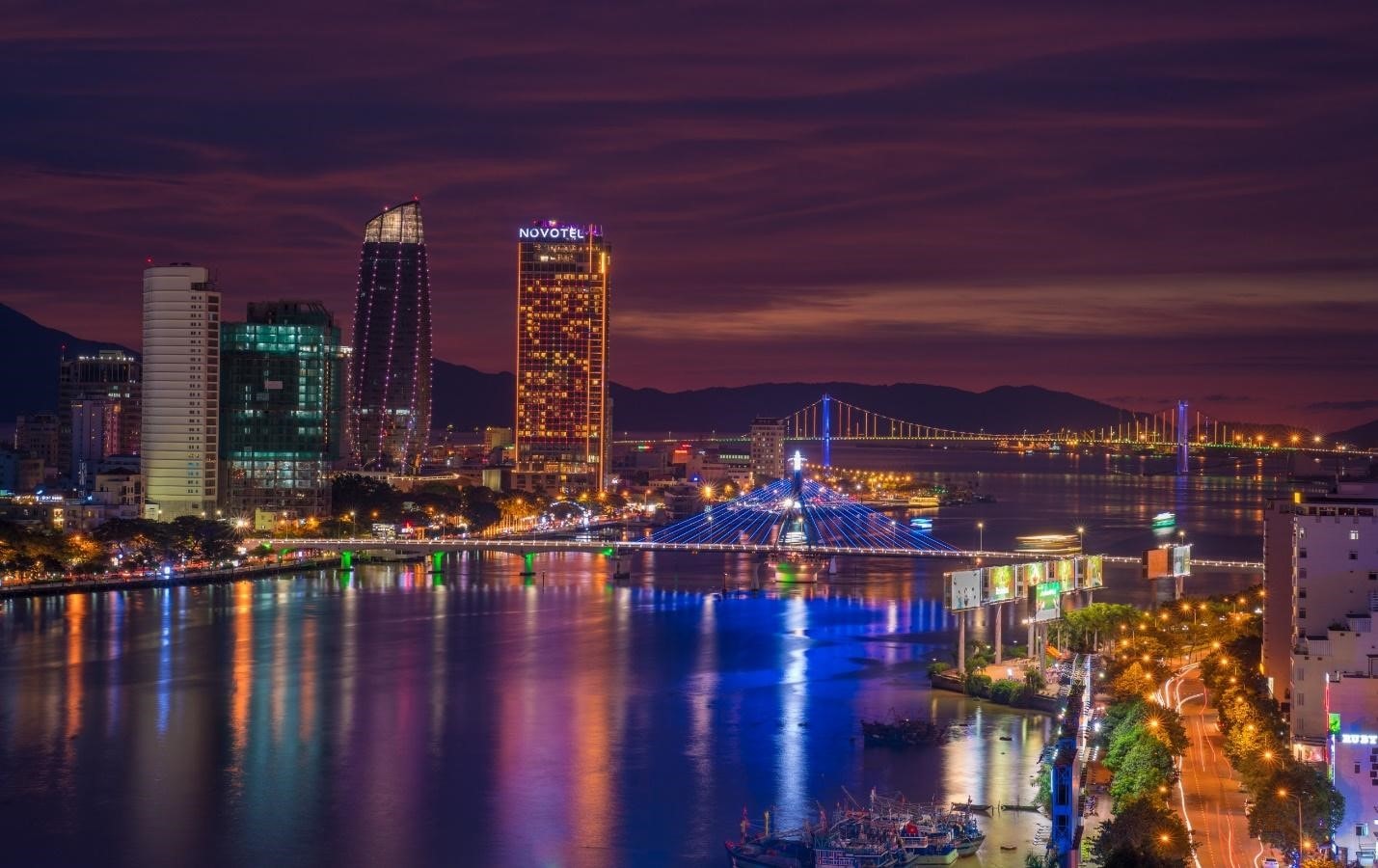 Novotel Danang Premier Han River bên sông Hàn thơ mộng