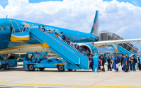 Vietnam Airlines tiếp tục đưa lực lượng y tế miền Trung vào Nam chống dịch