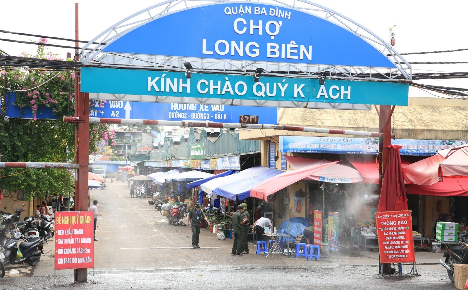 Siêu thị, chợ, cửa hàng tiện lợi, siêu thị mini, cửa hàng tạp hóa, cửa hàng kinh doanh hoa, quả, trái cây, chuỗi kinh doanh nông sản thực phẩm trên địa bàn,...được phép mở cửa trở lại.