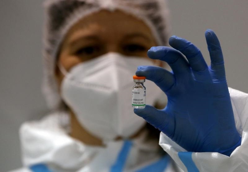 Chưa có đầy đủ dữ liệu về khả năng sử dụng thay thế vaccine Sinopharm với vaccine phòng Covid-19 khác. Khuyến cáo tiêm đủ 2 liều của cùng một loại vaccine phòng Covid-19.