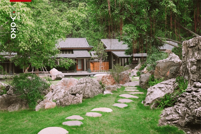 Yoko Onsen Quang Hanh có thiết kế đậm phong cách Phù Tang, nằm trong thung lũng xanh mướt