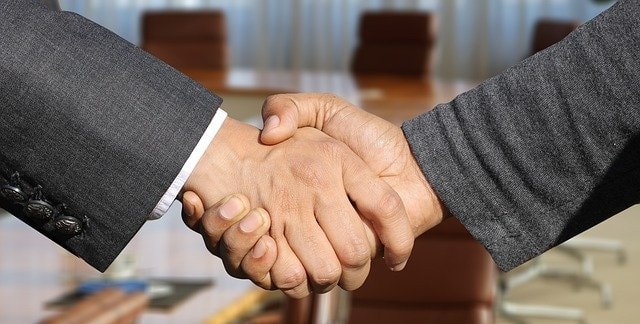 Công ty con Alexion Pharmaceuticals của AstraZeneca, sẽ thực hiện tùy chọn mua lại tất cả các cổ phần còn lại của Caelum Biosciences trị giá 500 triệu USD.