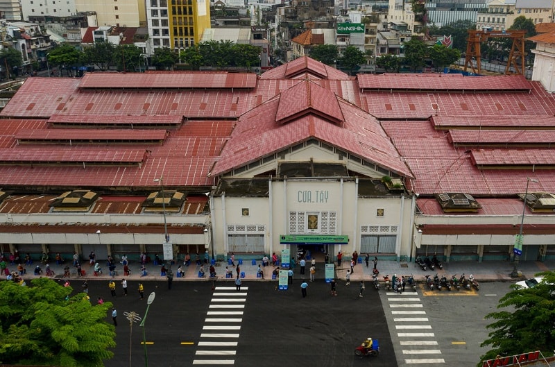 Toàn cảnh xét nghiệm cho bà con tiểu thương tại chợ Bến Thành