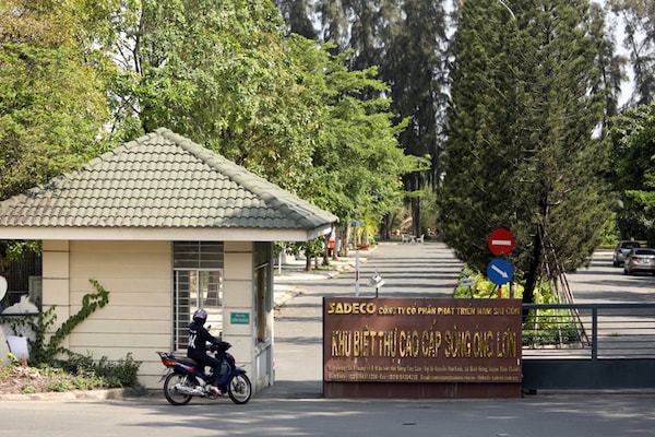 Vụ án “Tham ô tài sản” và “Vi phạm quy định về quản lý, sử dụng tài sản Nhà nước gây thất thoát, lãng phí” xảy ra tại Công ty TNHH MTV Phát triển Công nghiệp Tân Thuận (IPC) và Công ty Cổ phần Phát triển Nam Sài Gòn (Sadeco).