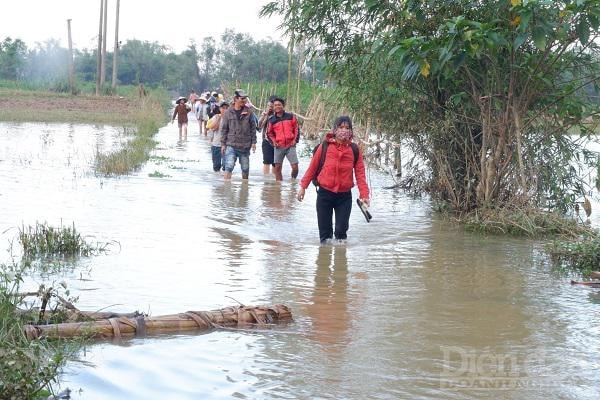 Người dân muốn có một cây cầu để bảo đảm an toàn, phát triển kinh tế.