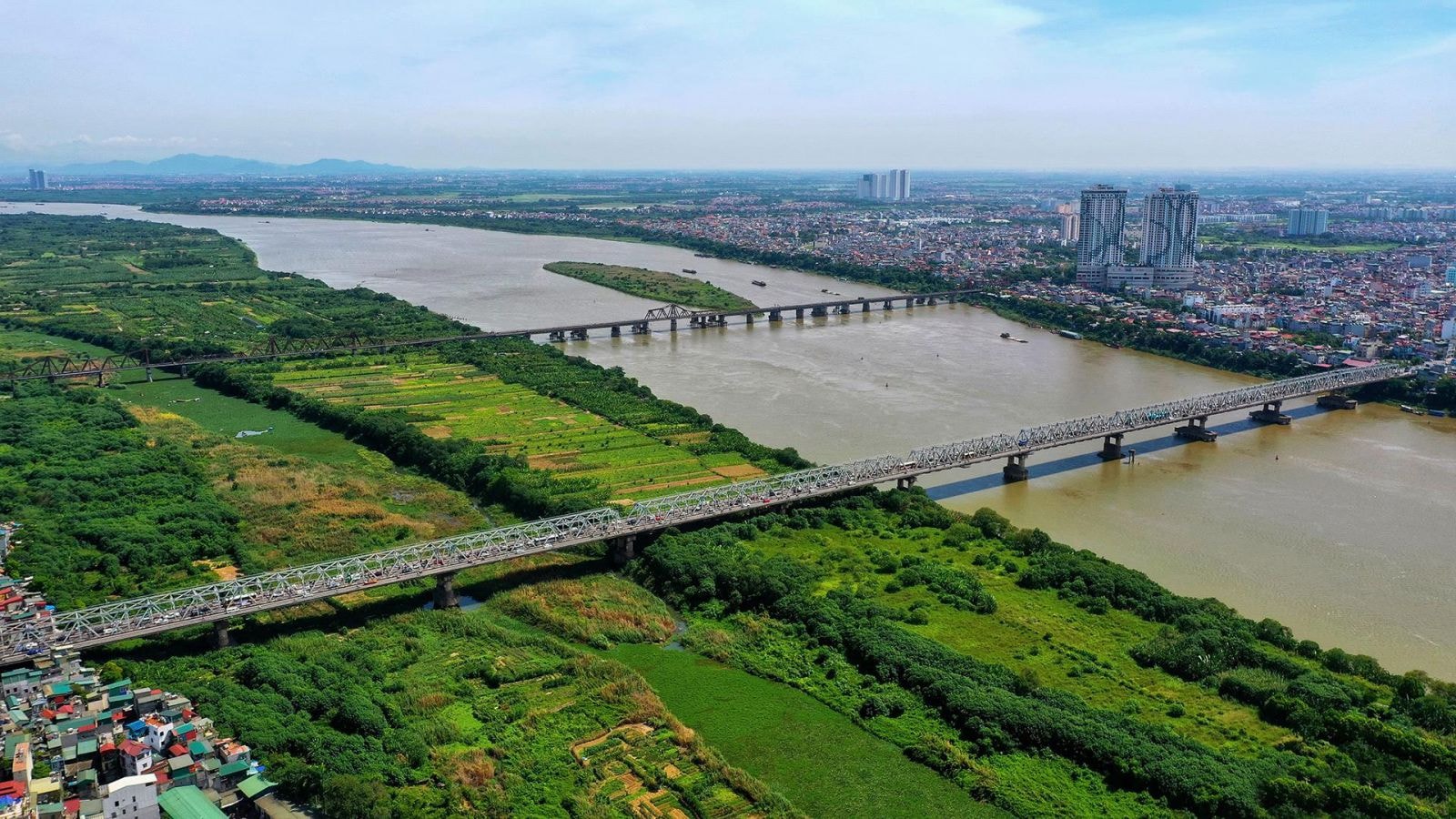 Quy hoạch phân khu đô thị sông Hồng với điểm nhấn là hàng loạt cây cầu nối 2 bờ sông hứa hẹn sẽ mang đến một bộ mặt mới cho đô thị Hà Nội như một thành phố 