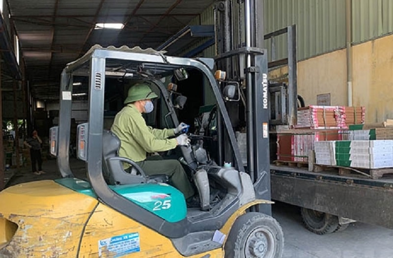 Công nhân làm việc tại CCN Tây Ngô Quyền