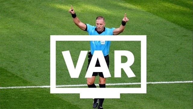 VAR có giúp bóng đá công bằng hơn?
