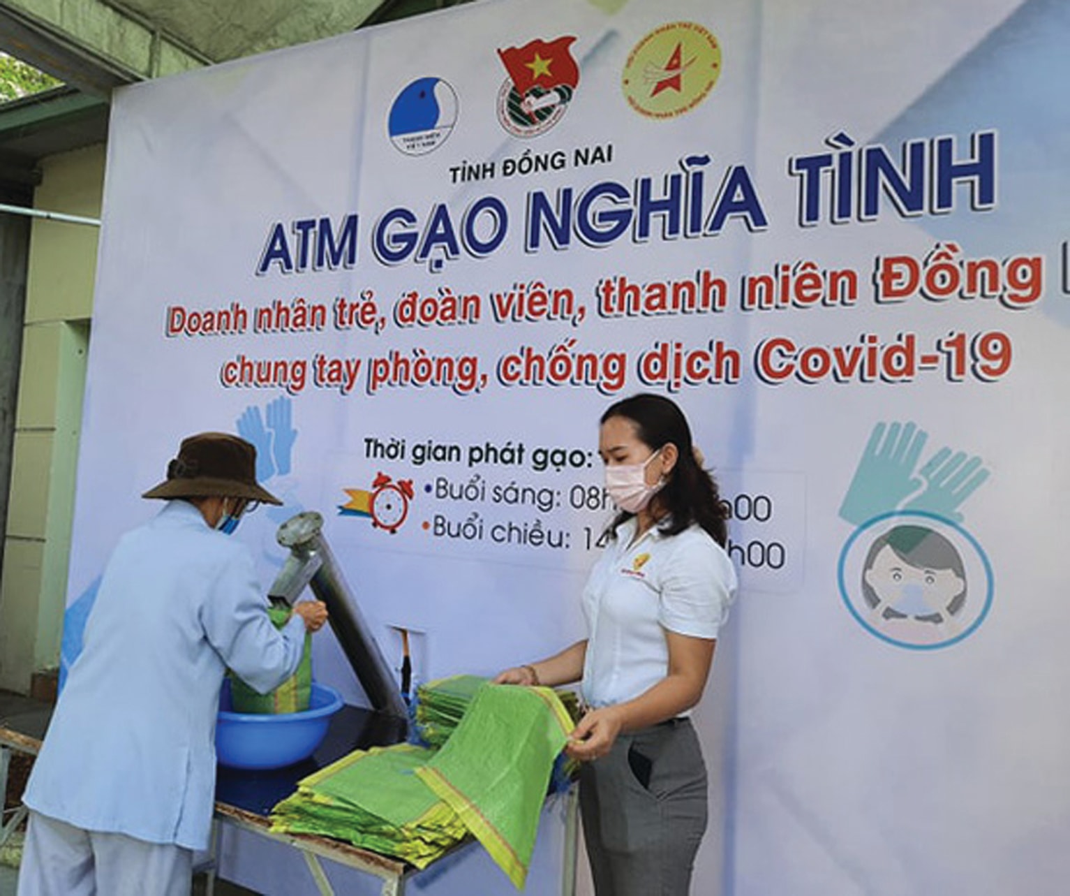  Chương trình ATM yêu thương của DNT Việt Nam đã giúp đỡ được nhiều hoàn cảnh khó khăn do dịch bệnh COVID-19. 