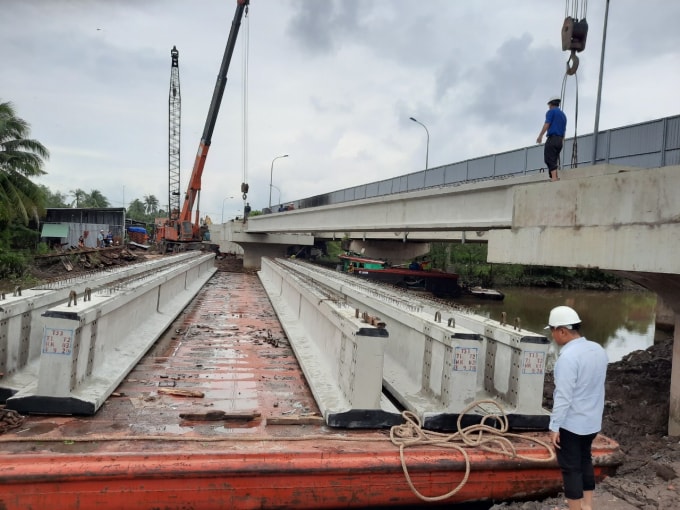  Thi công Cầu Cái Mơn Lớn.