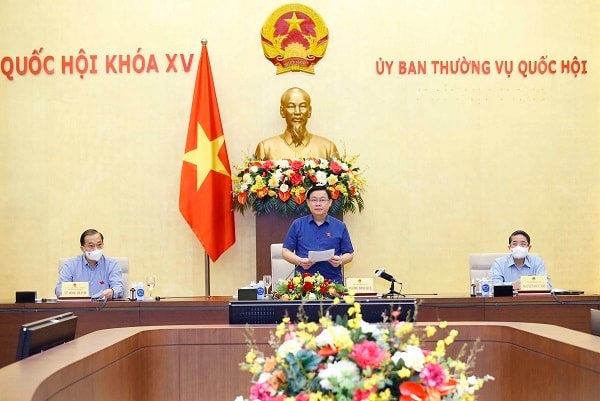 Ủy ban Thường vụ Quốc hội đã ban hành nghị quyết miễn thuế, giảm thuế thu nhập doanh nghiệp, thuế thu nhập cá nhân, thuế giá trị gia tăng cho nhiều đối tượng là doanh nghiệp, người dân chịu tác động của dịch COVID-19.