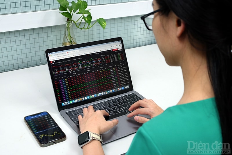 Tín hiệu bứt phá chưa thành công cùng thanh khoản suy yếu trong những phiên gần đây để ngỏ khả năng điều chỉnh trong ngắn hạn (Ảnh: Nguyễn Long).