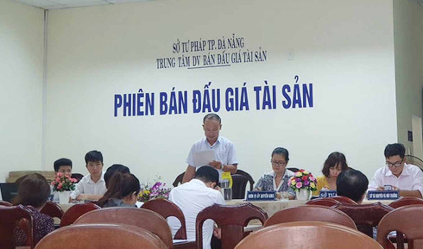  Phiên đấu giá lô đất ở phường Nại Hiên Đông, quận Sơn Trà, Đà Nẵng. Ảnh: B.Vân