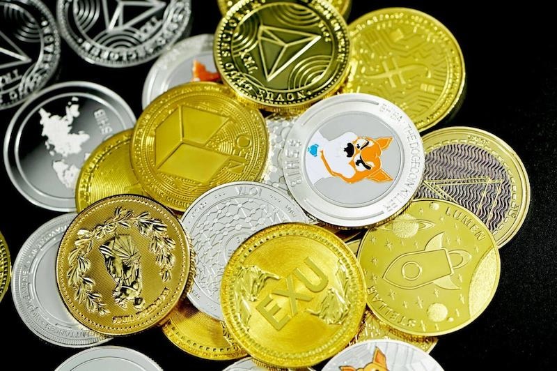 SHIB hiện có vốn hóa thị trường là 42,6 tỷ USD và gần đây đã vượt qua 42,2 tỷ USD của Polkadot (DOT), để trở thành đồng tiền điện tử lớn thứ 8 (ảnh minh hoạ)