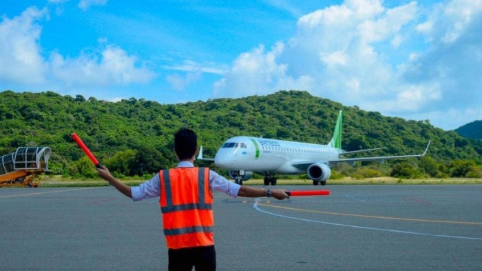  Máy bay phản lực Embraer VN-A261 của Bamboo Airways cất cánh từ Sân bay quốc tế Nội Bài đã thực hiện chuyến bay thử thành công đến Sân bay Điện Biên Phủ. 