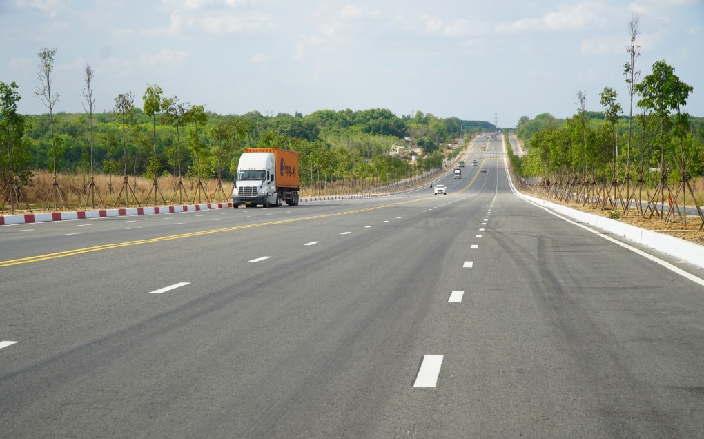 Đường Mỹ Phước - Tân Vạn, một trong những tuyến giao thông huyết mạch của Bình Dương.