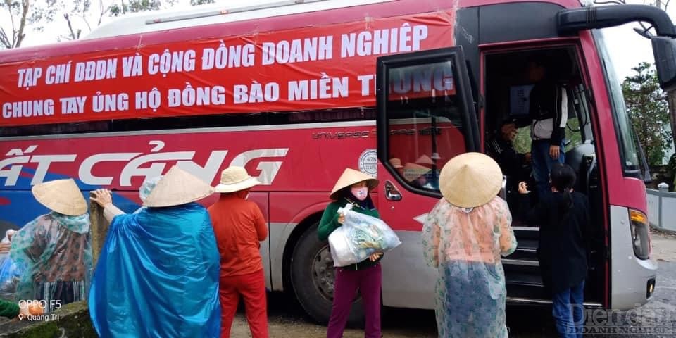 Doanh nghiệp kết hợp cùng Diễn đàn doanh nghiệp từ thiện tại chiến khu Ba Lòng - nơi xảy ra trận lũ lịch sử