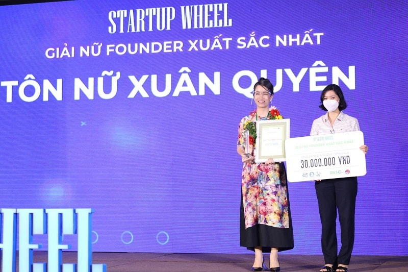 và Nữ founder xuất sắc nhất thuộc về chị chị Tôn Nữ Xuân Quyên (với dự án BlueSaigon).