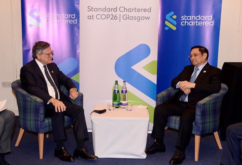 Thủ tướng Chính phủ Phạm Minh Chính và Chủ tịch Ngân hàng Standard Chartered