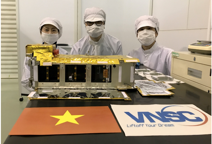 Vệ tinh NanoDragon của Việt Nam chính thức bàn giao cho Nhật Bản ngày 17/8/2021. Ảnh JAXA