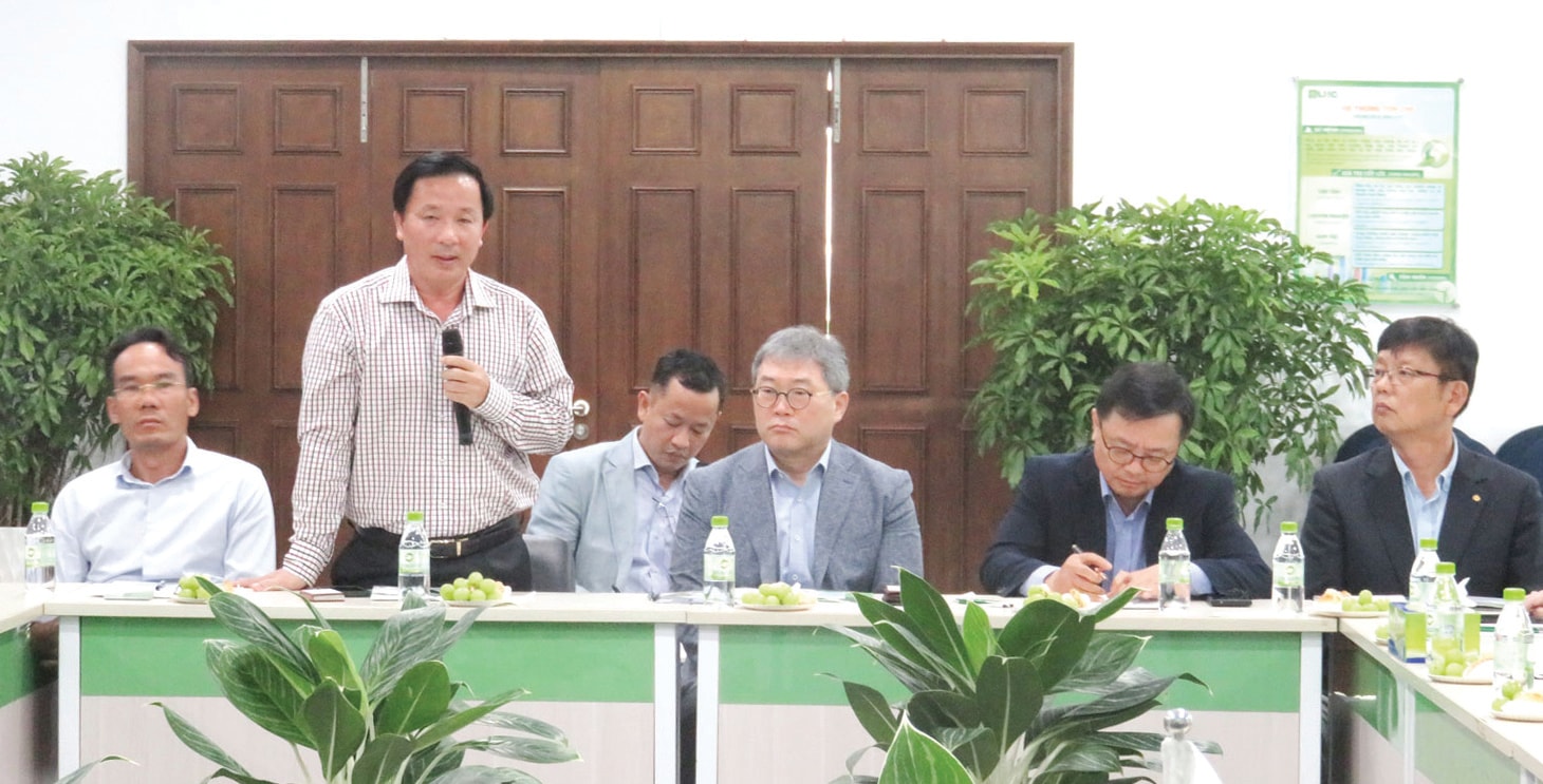 Chủ tịch UBND tỉnh Long An Nguyễn Văn Út tiếp và làm việc với Cơ quan Hợp tác quốc tế Hàn Quốc và nhà đầu tư Hàn Quốc trong buổi khảo sát các dự án trọng điểm tại Cần Giuộc.