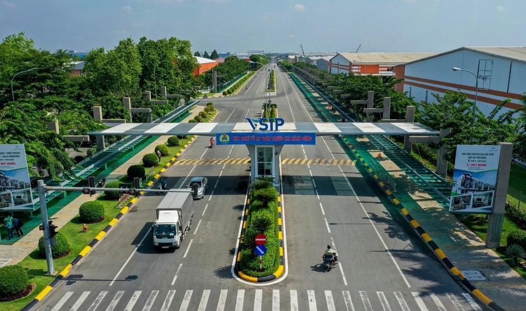  Với hạ tầng các khu công nghiệp tại Bình Dương được đầu tư đồng bộ, hiện đại, Bình Dương là một trong những địa phương thu hút vốn đầu tư FDI cao nhất cả nước.