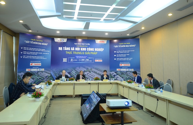Toạ đàm trực tuyến “Hạ tầng xã hội khu công nghiệp: Thực trạng và giải pháp” do Tạp chí Diễn đàn Doanh nghiệp tổ chức chiều ngày 3/11.