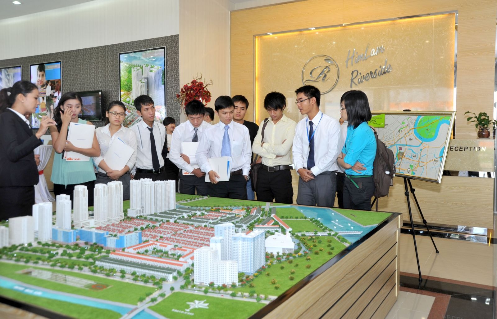các chủ đầu tư cần được tự chủ trong việc lựa chọn hình thức tổ chức kinh doanh, tự do tìm kiếm khách hàng và ký kết hợp đồng.