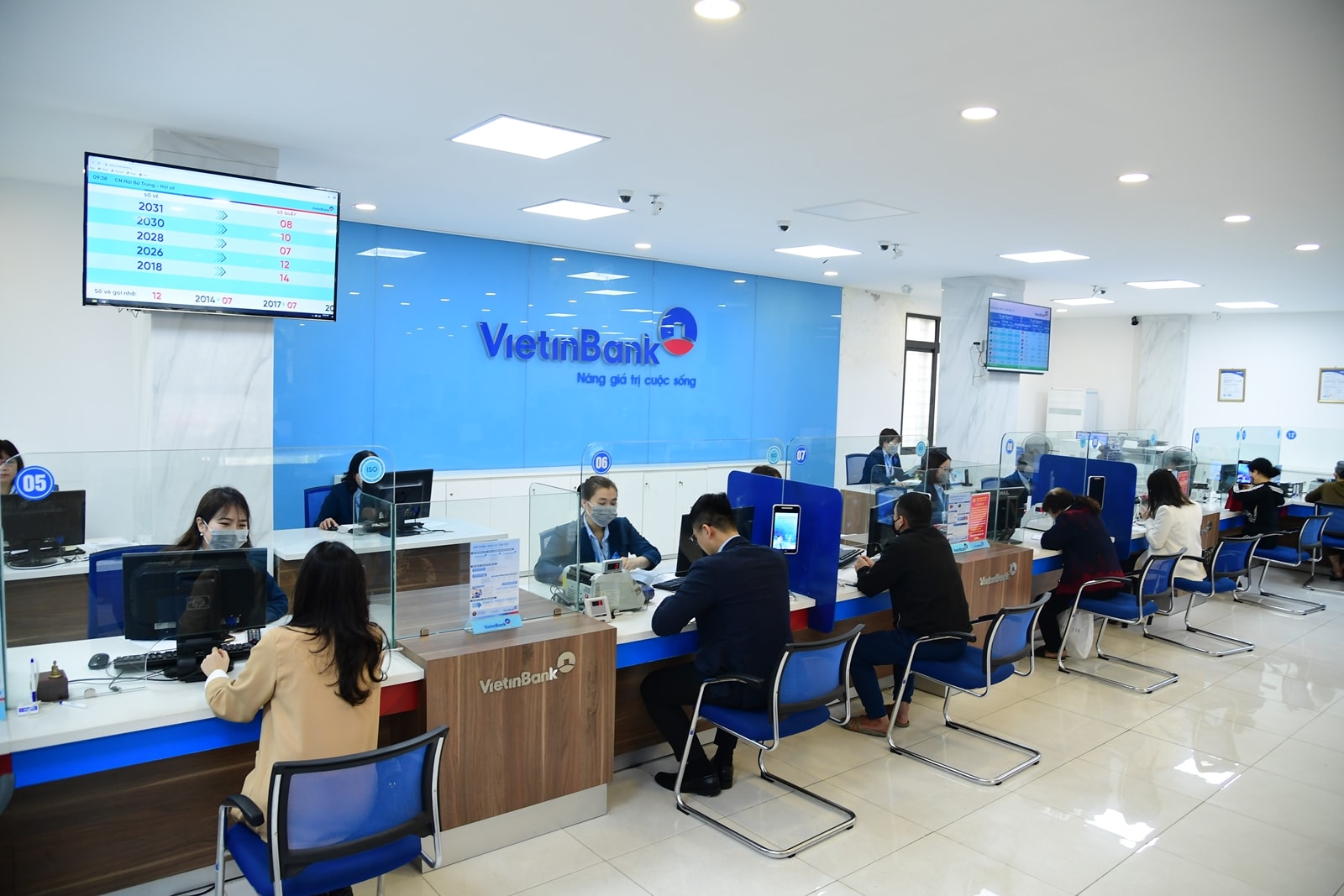 Tổng số tiền VietinBank giảm lợi nhuận để hỗ trợ khách hàng dự kiến cả năm khoảng 7.000 - 8.000 tỷ đồngp/