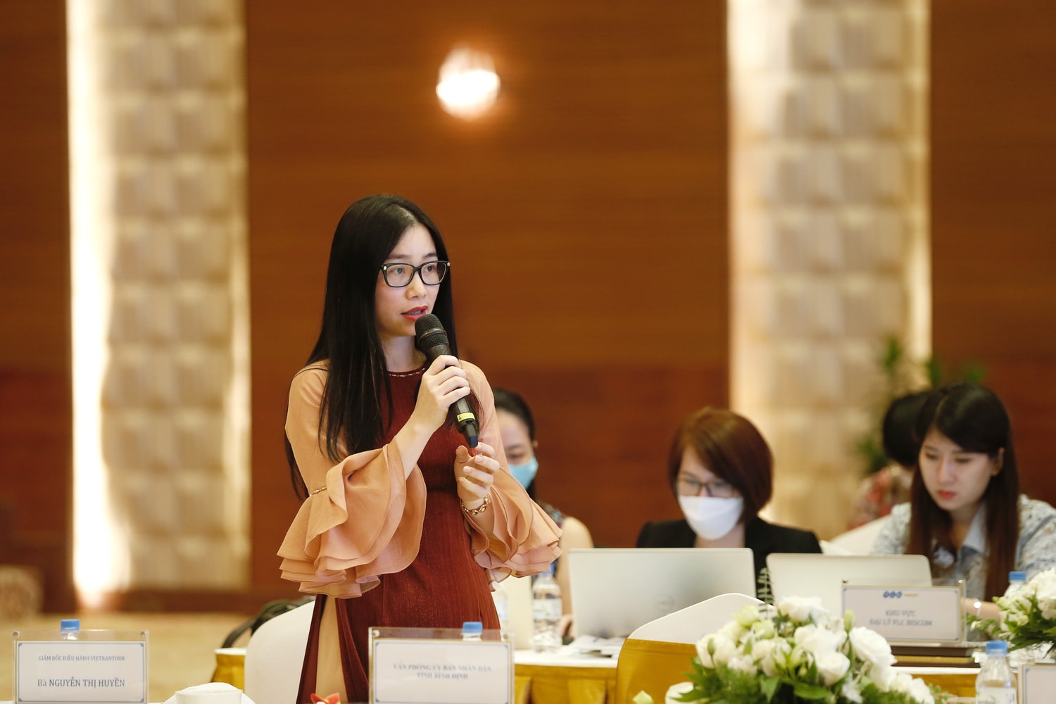 Ảnh 5: Bà Nguyễn Thị Huyền, Giám đốc điều hành Vietrantour
