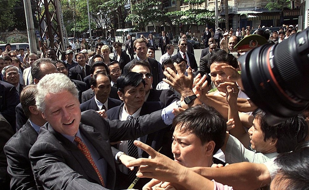 Tổng thống Bill Clinton trong chuyến thăm lịch sử đến Việt Nam