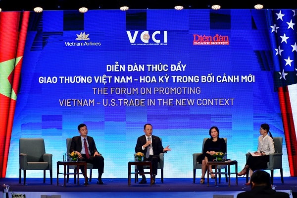 Các diễn giả trao đổi tại Diễn đàn 