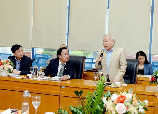 GS.TS Nguyễn Đình Hương.