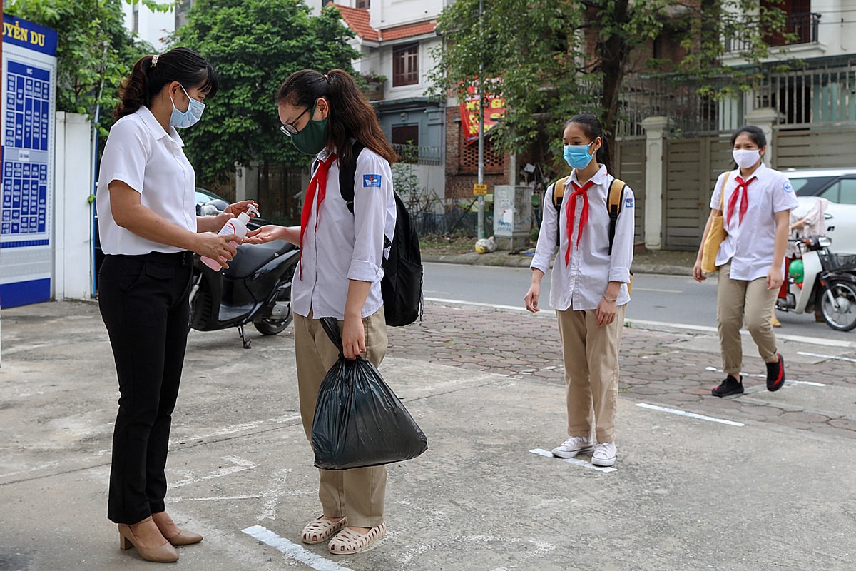 Chủ tịch UBND TPHCM Phan Văn Mãi: Chuẩn bị thật kỹ để việc mở lại trường học phải thật sự an toàn