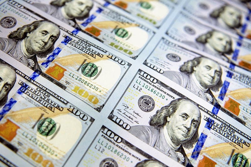 Đồng USD đã tăng mạnh trong bối cảnh Cục Dự trữ liên bang Mỹ (Fed) bắt đầu thu hẹp gói nới lỏng định lượng từ tháng 11 (ảnh minh hoạ)