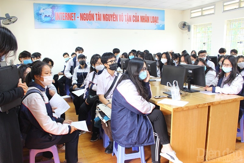 Trước đó, ngày 8/11, UBND TP Hải Phòng ban hành kế hoạch tiêm vaccine phòng COVID-19 cho hơn 184.600 trẻ em, học sinh từ 12 đến dưới 18 tuổi trên địa bàn. Vaccine được lựa chọn để tiêm là Pfizer- BioNTech