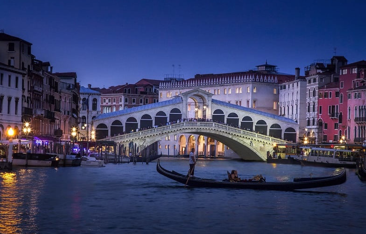 Một góc Venice về đêm