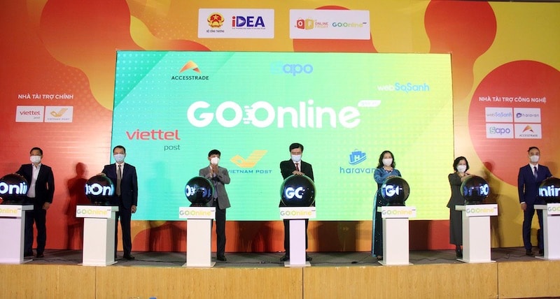 Lãnh đạo Bộ Công Thương,Cục Thương mại điện tử và Kinh tế số bấm nút khai trương Chương trình 