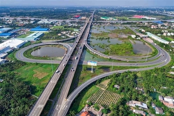 dự án đường vành đai 3 khi đầu tư khép kín hoàn chỉnh theo quy hoạch 8 làn xe và đường song hành 2 bên có mức vốn đầu tư khoảng 177.710 tỉ đồng