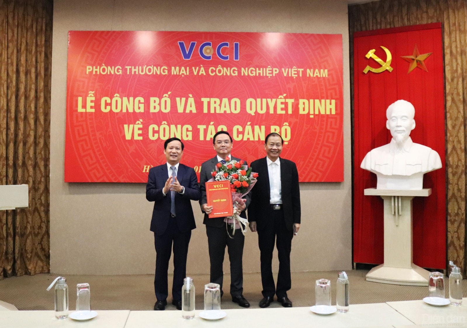 Lãnh đạo VCCI trao quyết định bổ nhiệm ông Phạm Thái Lai